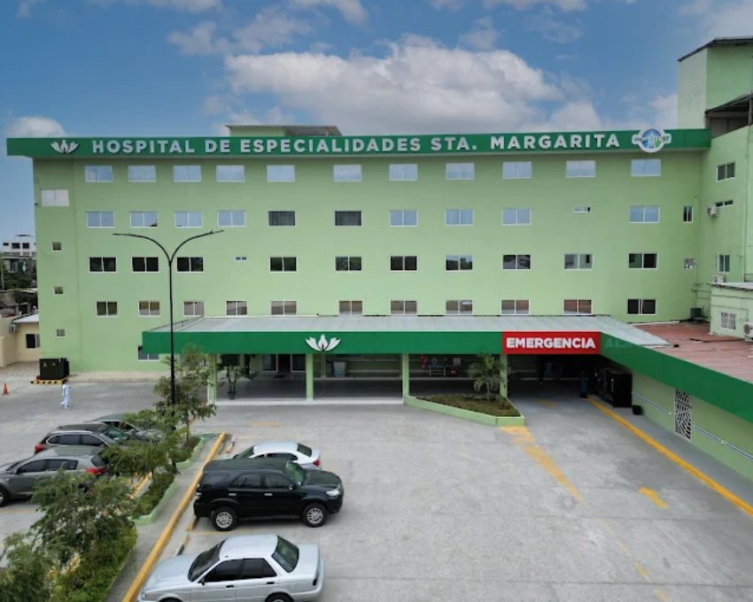 Fachada del Hospital de Especialidades Sta. Margarita en Portoviejo